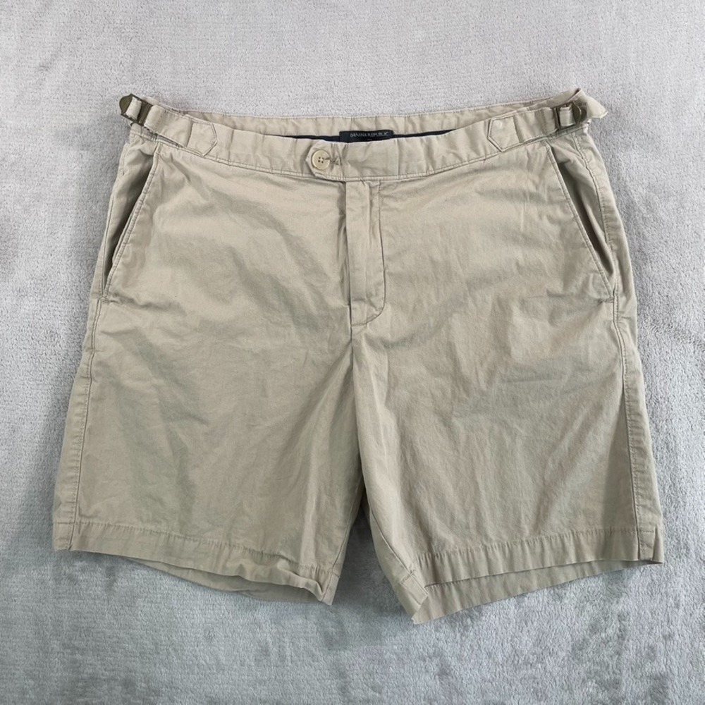 Banana Republic Cinch Waist Resort Shorts in Maverick Tan Men Men 36 Casual Prep